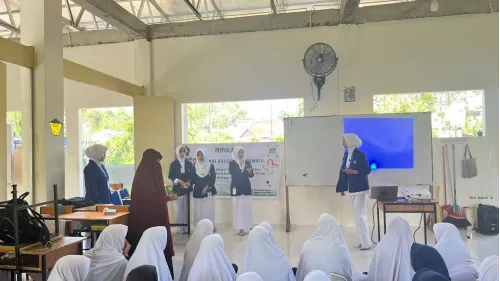 SMPIT Wildan gandeng STIKES Fatimah Mamuju Edukasi Siswi tentang Penanganan Dismenore dan Sefalgia